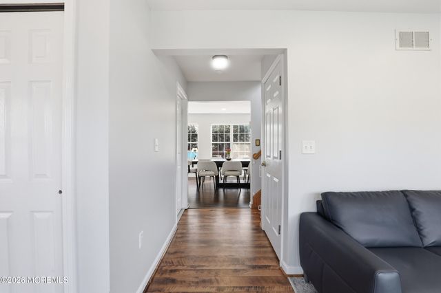 9 Stacy Court, Jackson, NJ 08527