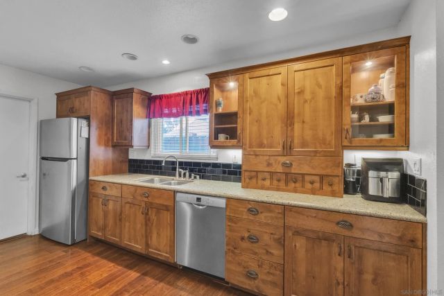 6907 Bettyhill Dr., San Diego, CA 92117