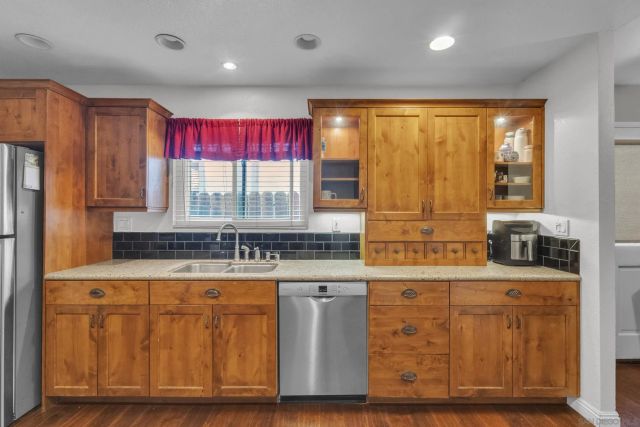 6907 Bettyhill Dr., San Diego, CA 92117