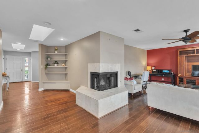 6907 Bettyhill Dr., San Diego, CA 92117