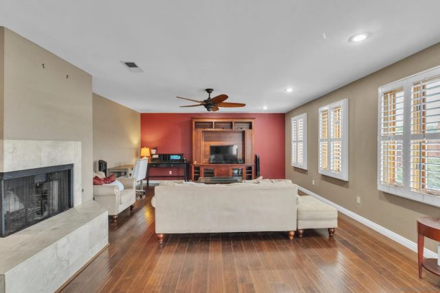 6907 Bettyhill Dr., San Diego, CA 92117