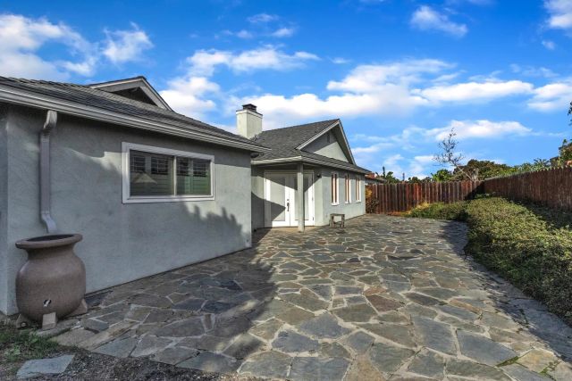 6907 Bettyhill Dr., San Diego, CA 92117