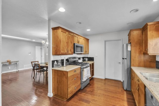 6907 Bettyhill Dr., San Diego, CA 92117