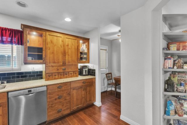 6907 Bettyhill Dr., San Diego, CA 92117