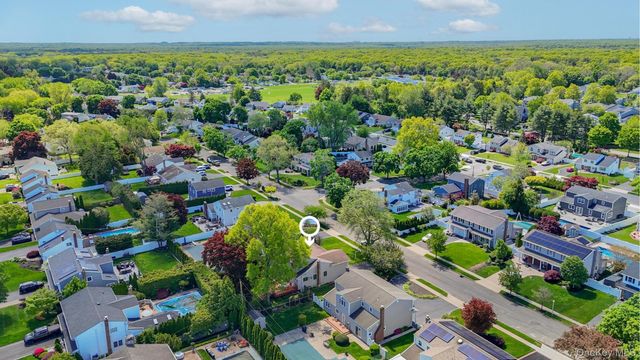 30 Columbine Lane, Kings Park, NY 11754