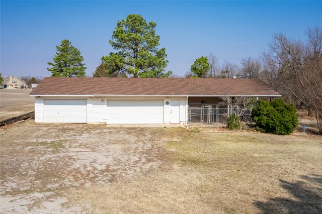 920 N 60th Street, Noble, OK 73068