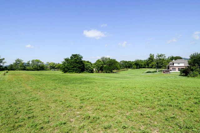 0 Hwy 25 W, Gallatin, TN 37066