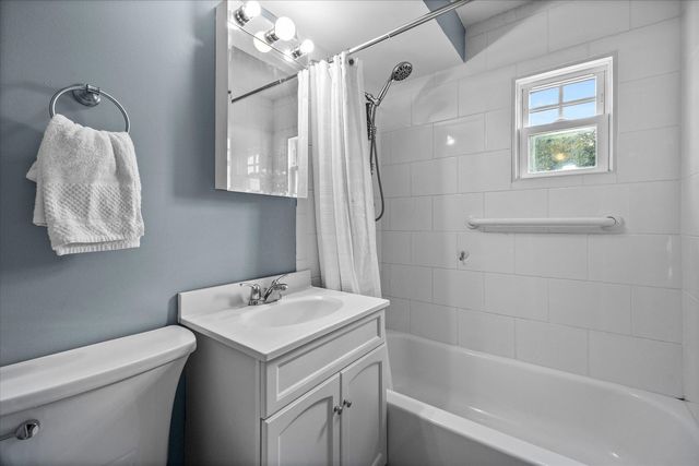1105 Denver Drive, Carpentersville, IL 60110