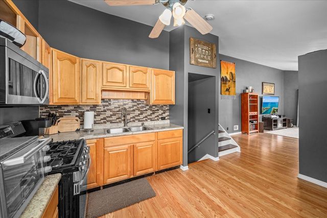 1105 Denver Drive, Carpentersville, IL 60110
