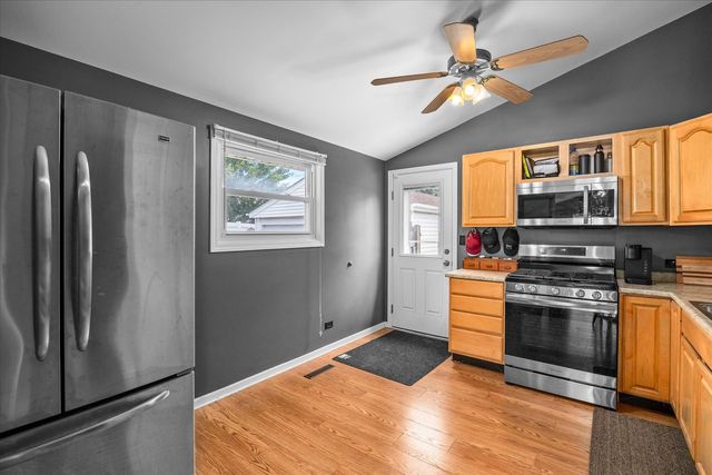 1105 Denver Drive, Carpentersville, IL 60110