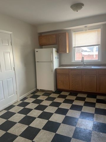 86 Sutton Street, Providence, RI 02903