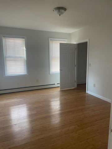 86 Sutton Street, Providence, RI 02903