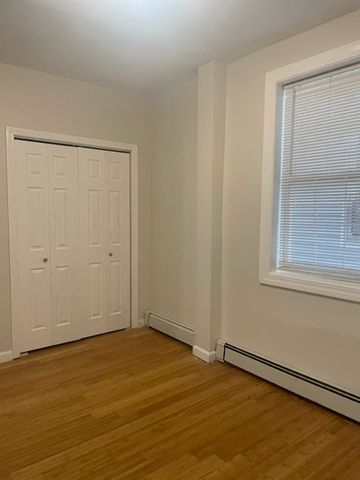 86 Sutton Street, Providence, RI 02903