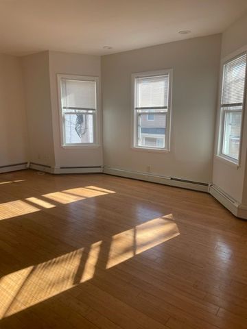 86 Sutton Street, Providence, RI 02903