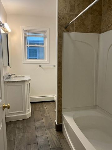 86 Sutton Street, Providence, RI 02903