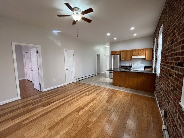 86 Sutton Street, Providence, RI 02903