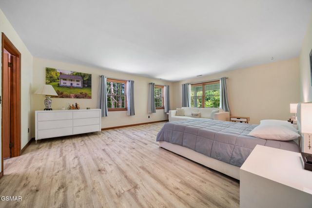 1139 Glades Road, Gatlinburg, TN 37738