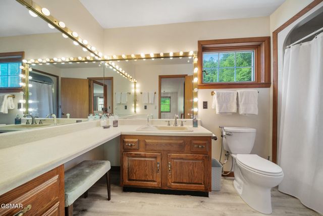 1139 Glades Road, Gatlinburg, TN 37738