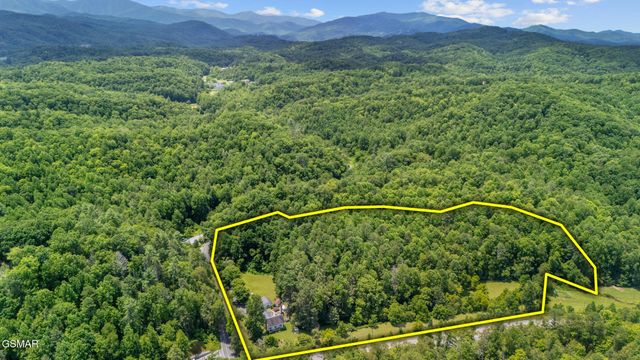 1139 Glades Road, Gatlinburg, TN 37738