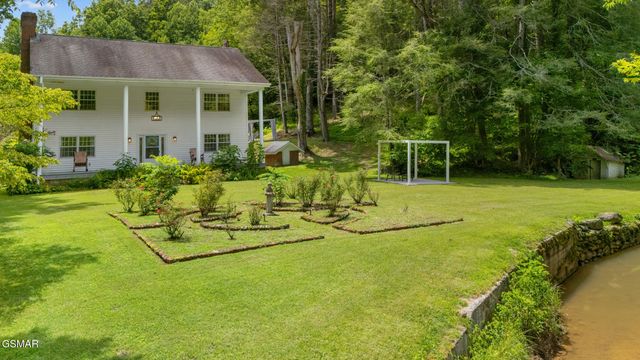 1139 Glades Road, Gatlinburg, TN 37738