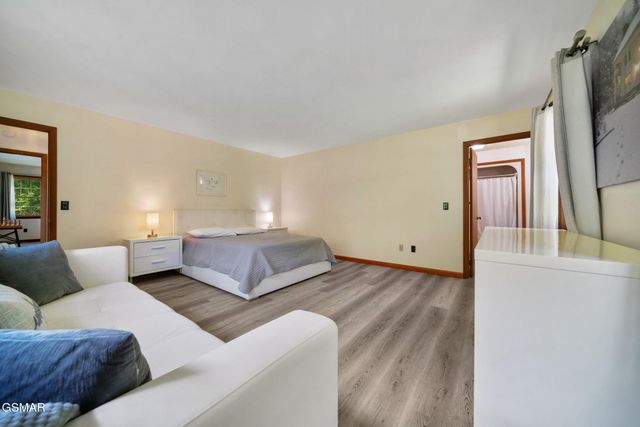 1139 Glades Road, Gatlinburg, TN 37738