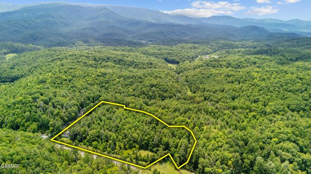 1139 Glades Road, Gatlinburg, TN 37738