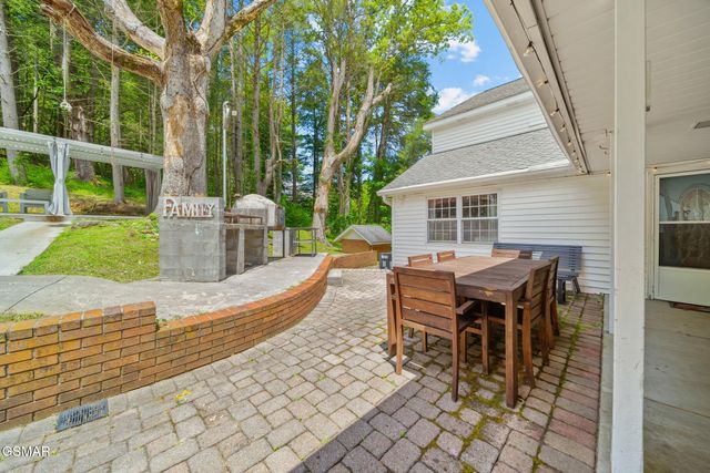 1139 Glades Road, Gatlinburg, TN 37738
