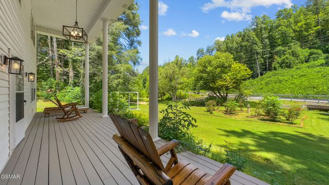 1139 Glades Road, Gatlinburg, TN 37738