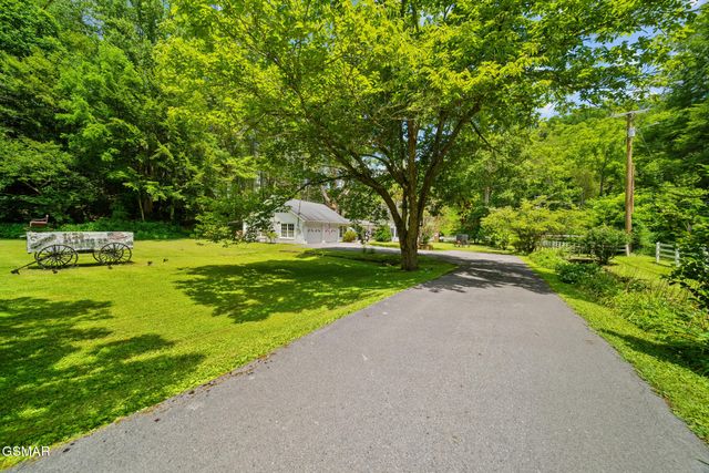 1139 Glades Road, Gatlinburg, TN 37738