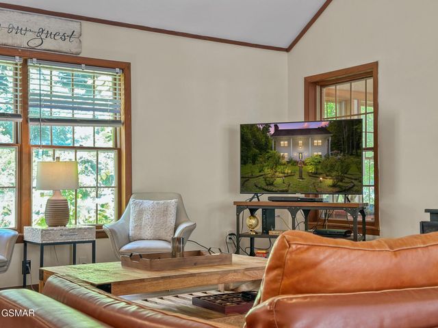 1139 Glades Road, Gatlinburg, TN 37738