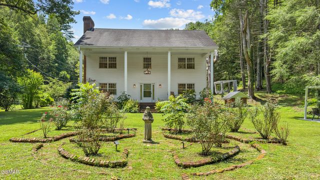 1139 Glades Road, Gatlinburg, TN 37738