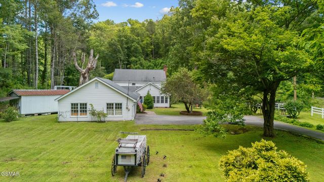 1139 Glades Road, Gatlinburg, TN 37738