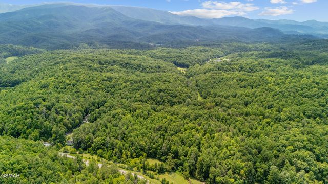 1139 Glades Road, Gatlinburg, TN 37738