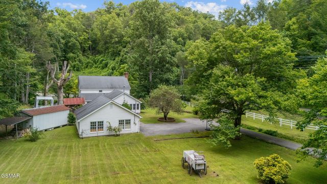 1139 Glades Road, Gatlinburg, TN 37738