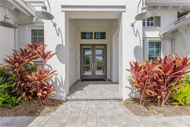 8829 Paradera CT, Naples, FL 34112