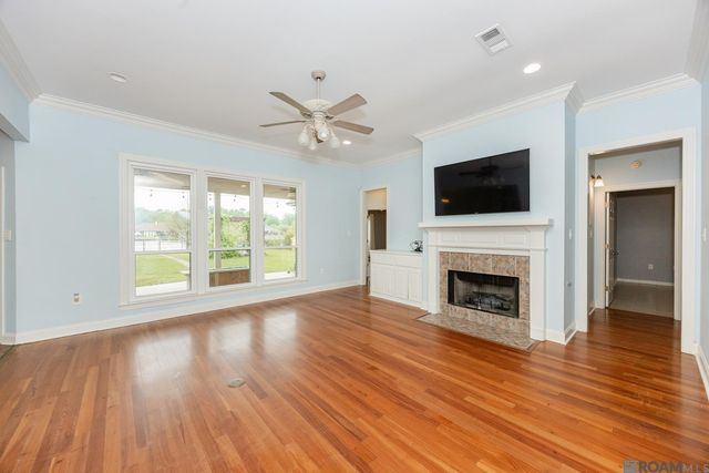 12485 Timberwood Dr, Walker, LA 70785