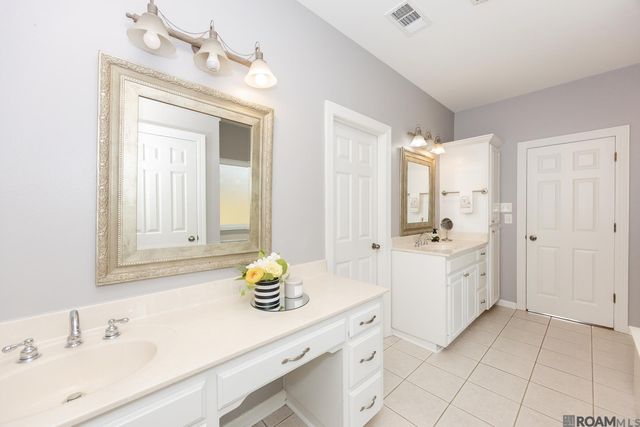 12485 Timberwood Dr, Walker, LA 70785