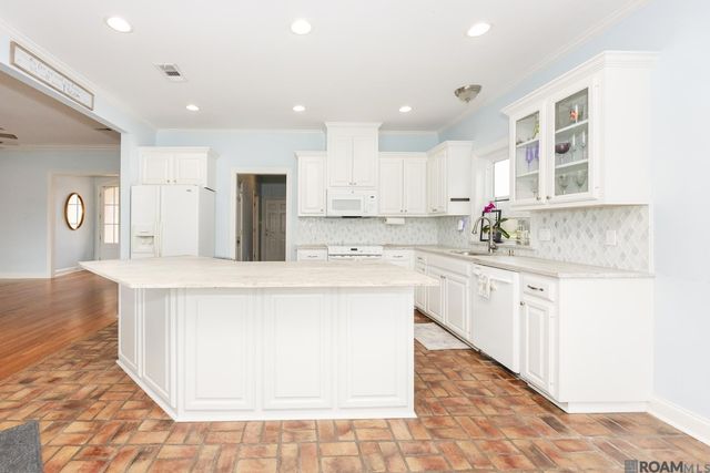 12485 Timberwood Dr, Walker, LA 70785