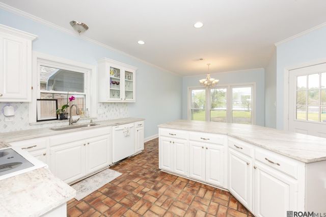 12485 Timberwood Dr, Walker, LA 70785