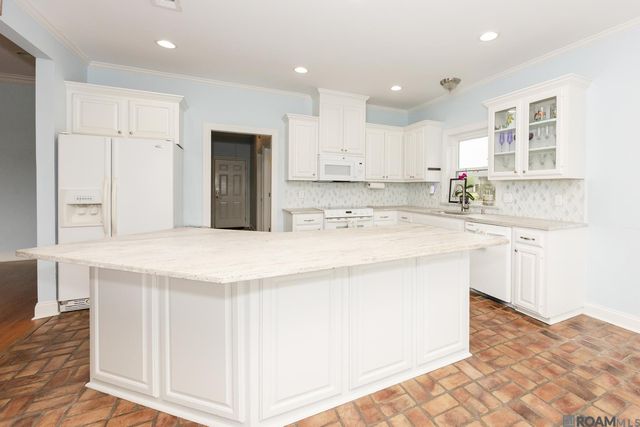 12485 Timberwood Dr, Walker, LA 70785