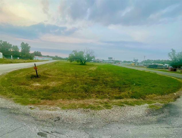 303 N Fm 2353, Possum Kingdom Lake, TX 76449