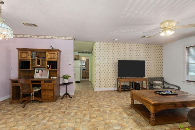 415 Peabody Street, Brenham, TX 77833