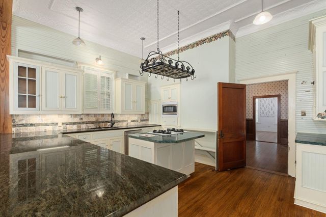 415 Peabody Street, Brenham, TX 77833