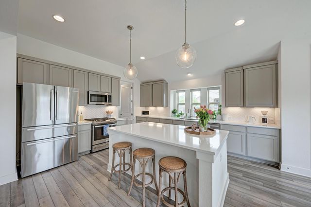 548 Elm Green ST, Hutto, TX 78634