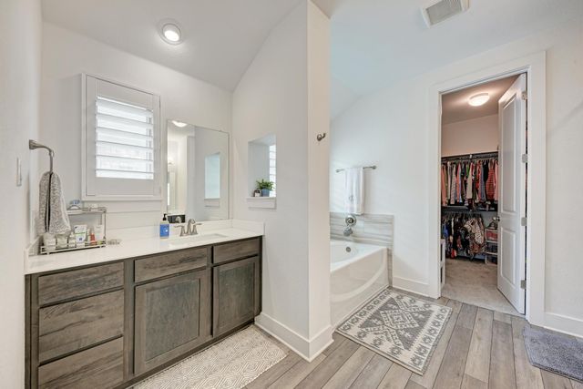 548 Elm Green ST, Hutto, TX 78634