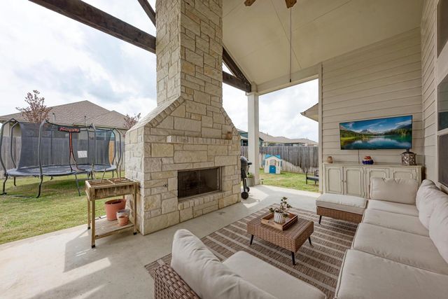 548 Elm Green ST, Hutto, TX 78634