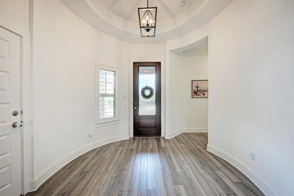 548 Elm Green ST, Hutto, TX 78634