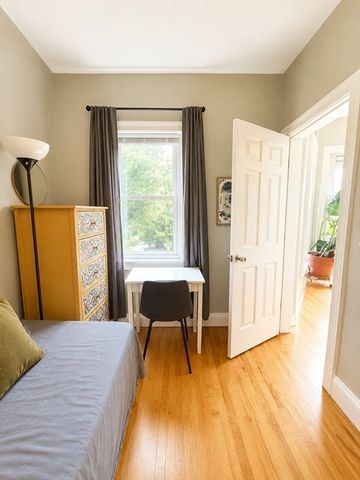 16 Cross Street East 2, Somerville, MA 01245