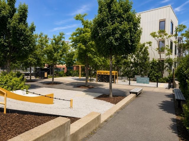 16 Cross Street East 2, Somerville, MA 01245