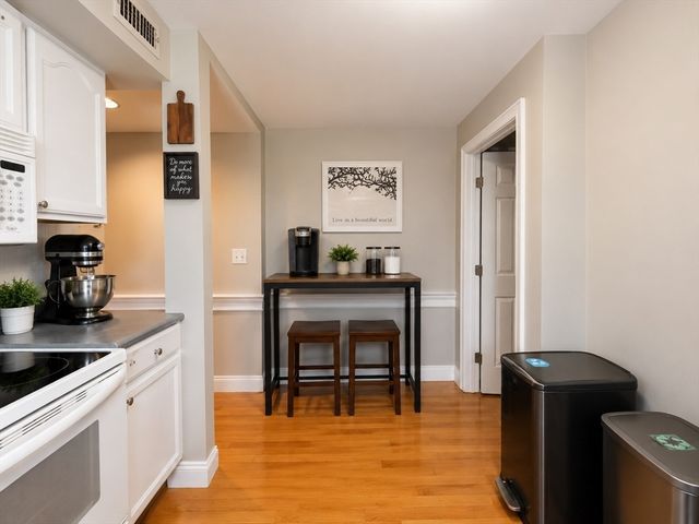16 Cross Street East 2, Somerville, MA 01245
